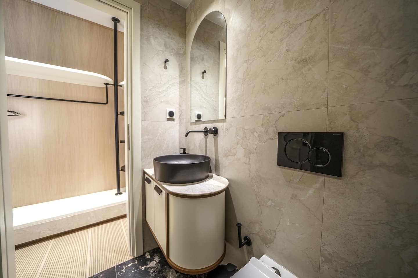 Superior Suite – Lower Level