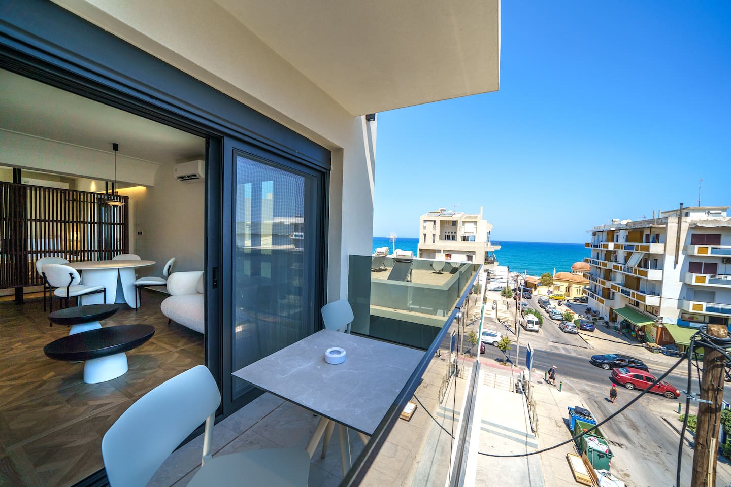 Junior Suite with Side Sea View
